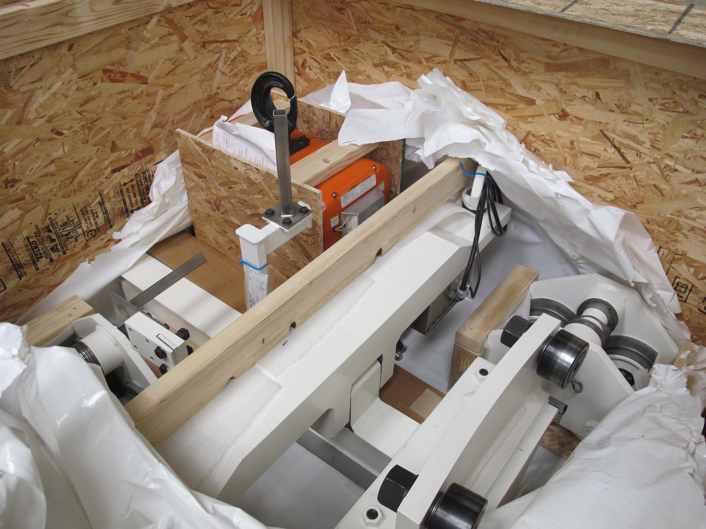 3-TON CHAIN HOIST, VARIABLE FREQUENCY DRIVE, 480 VAC MODEL RRT CODE 9540CF CM LODESTAR (W-44) LOADING & HANDLING FEE $15-